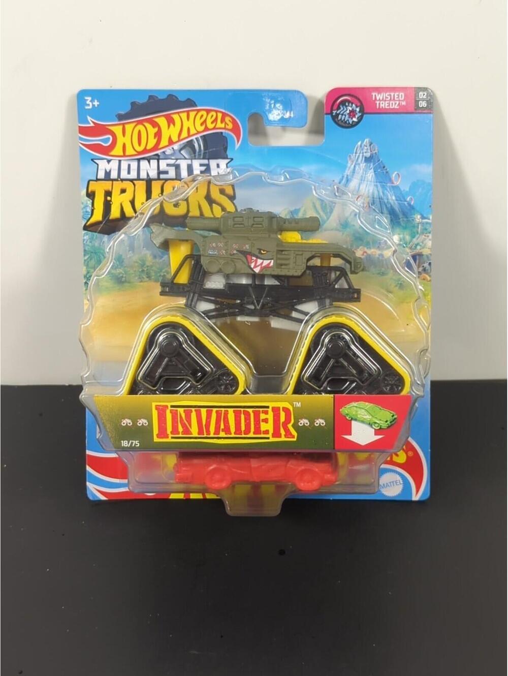 Hot Wheels Monster Trucks INVADER Tank Twisted Tredz w/Free Re-Crushable Car